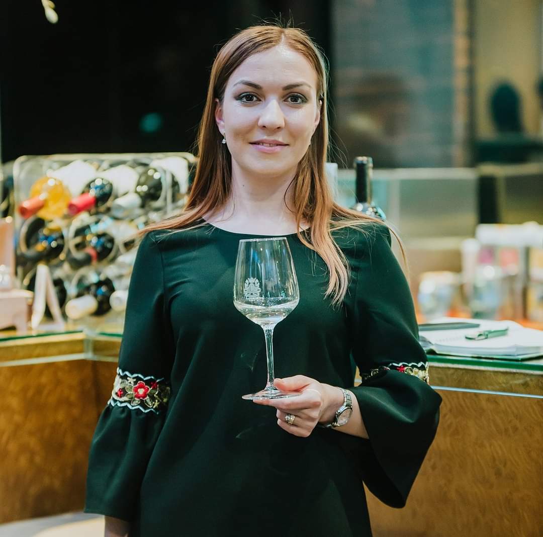 Alexandra-Melenciuc-Sommelier-Wine-Events-Degustare-vin